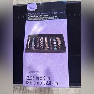 Bead Landing Velvet Tray with Hooks